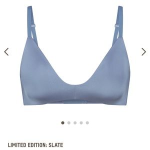 SKIMS wireless form t shirt Demi bra
